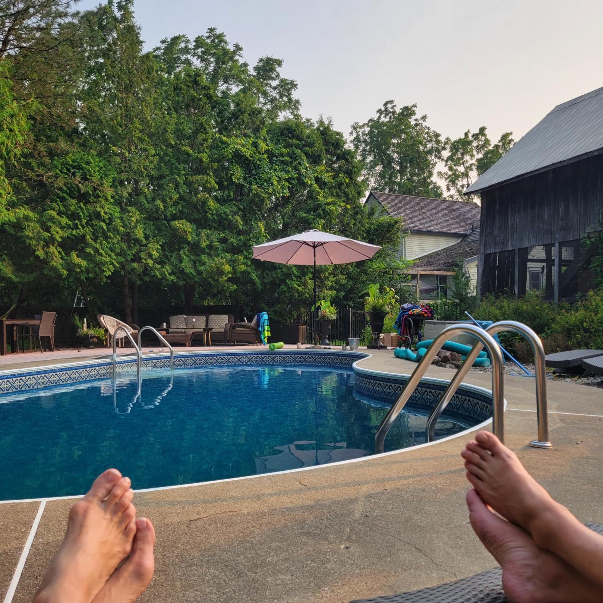 The Walnut Grove Bnb Harrow Екстер'єр фото